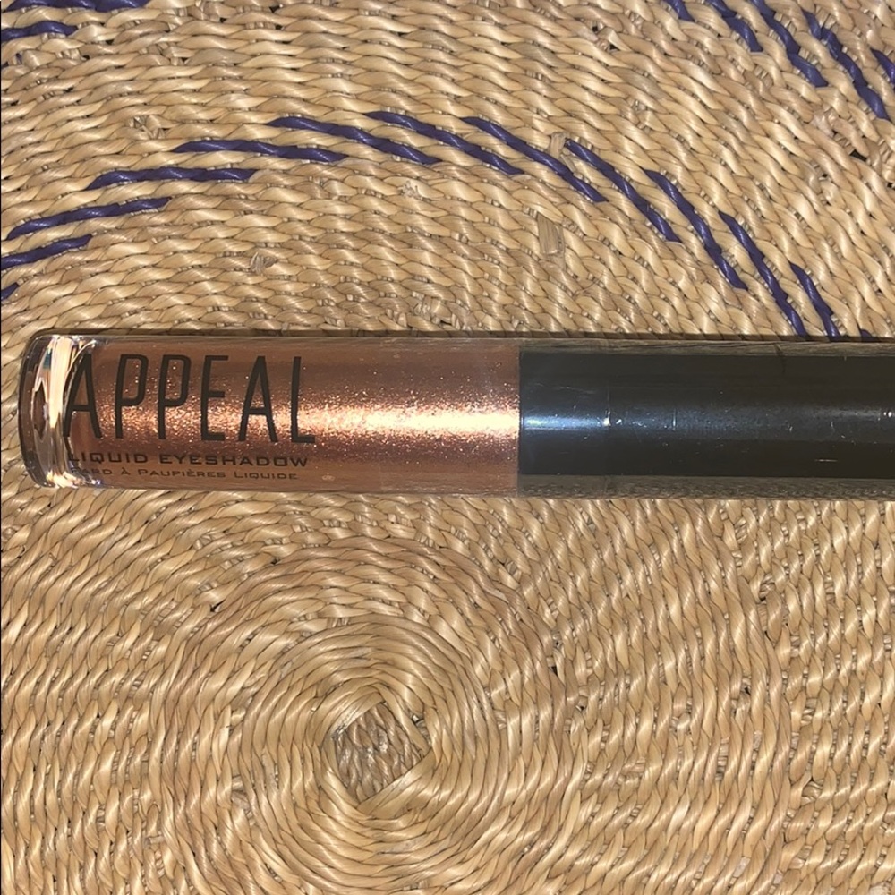 Appeal liquid eyeshadow